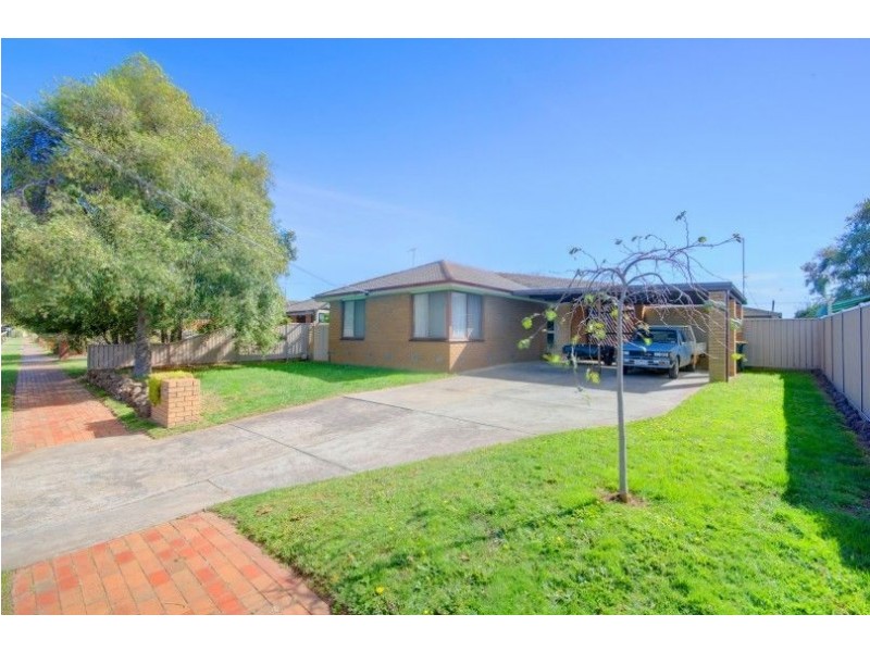 38 Langstaffe Drive, Wendouree VIC 3355