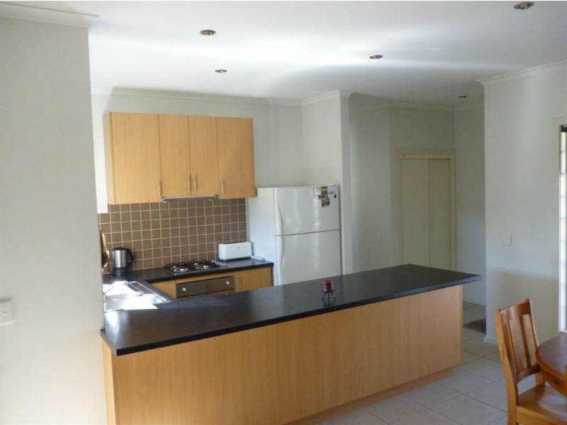 1/717A Bond Street, Mount Pleasant VIC 3350