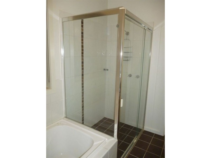 1/717A Bond Street, Mount Pleasant VIC 3350