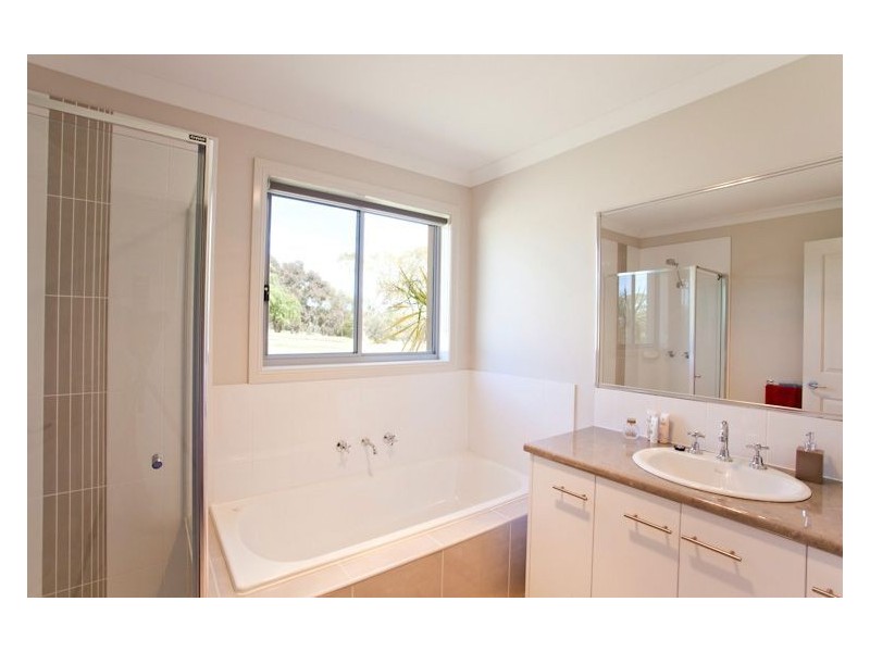 12 Speargrass Court, Creswick VIC 3363