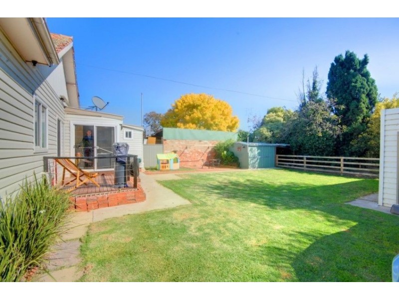 37 Hawthorn Grove, Wendouree VIC 3355