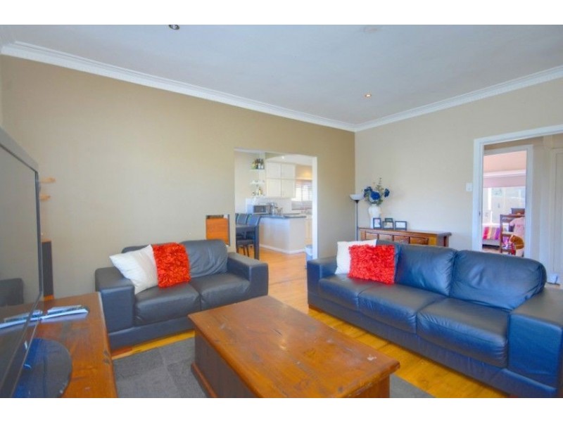 37 Hawthorn Grove, Wendouree VIC 3355