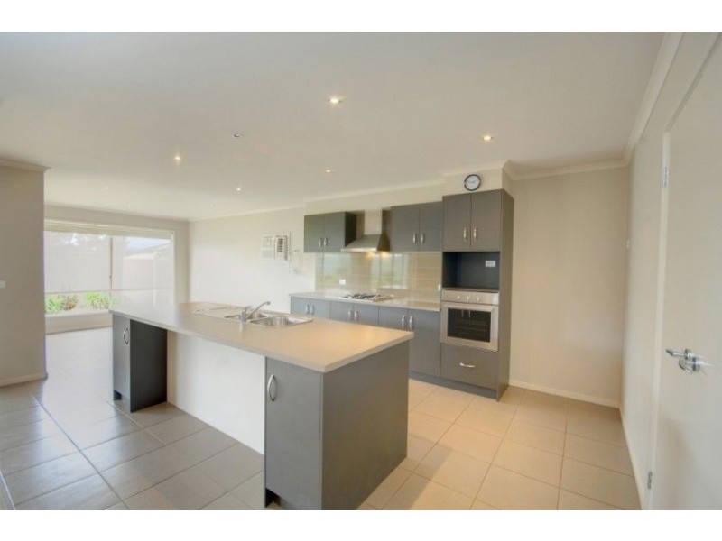 7 Coventry Street, Macarthur Park, Miners Rest VIC 3352