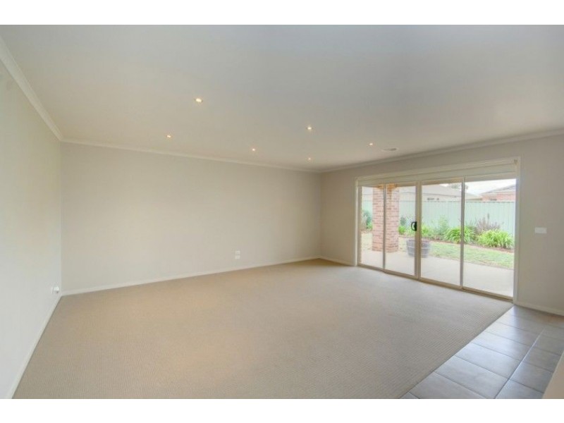 7 Coventry Street, Macarthur Park, Miners Rest VIC 3352