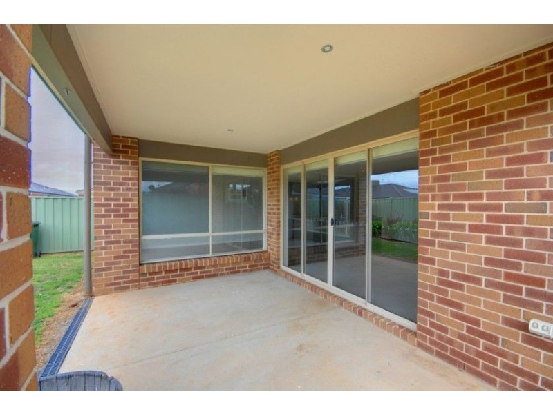 7 Coventry Street, Macarthur Park, Miners Rest VIC 3352