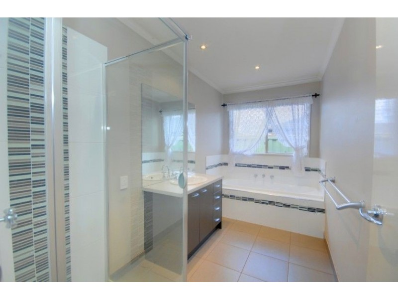 7 Coventry Street, Macarthur Park, Miners Rest VIC 3352