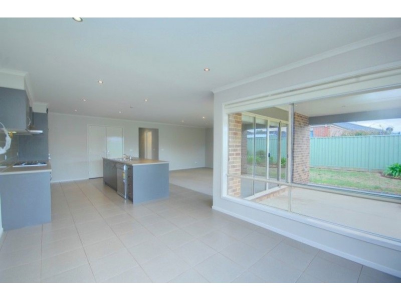 7 Coventry Street, Macarthur Park, Miners Rest VIC 3352