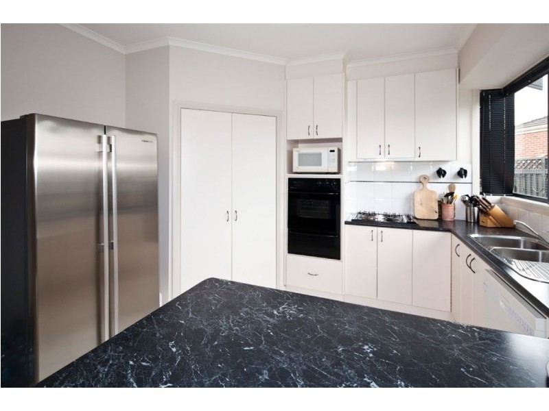 60 Rowan Parade, Wendouree VIC 3355