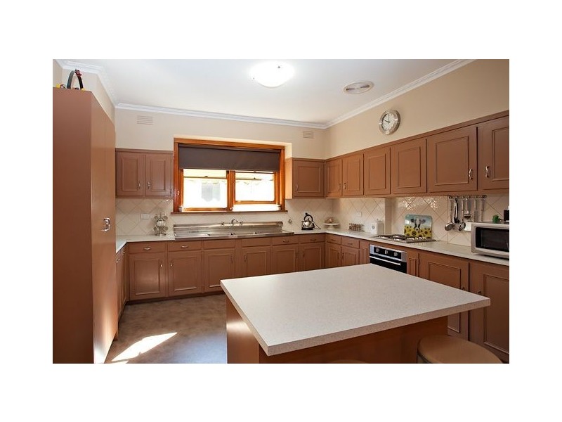 18 Cambridge Street, Creswick VIC 3363