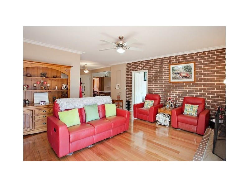 18 Cambridge Street, Creswick VIC 3363