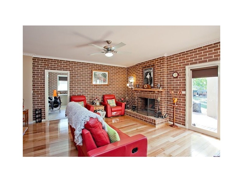 18 Cambridge Street, Creswick VIC 3363