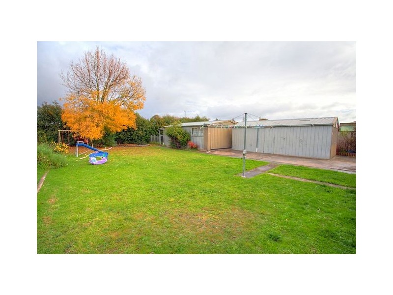 21 Hinkler Avenue, Sebastopol VIC 3356