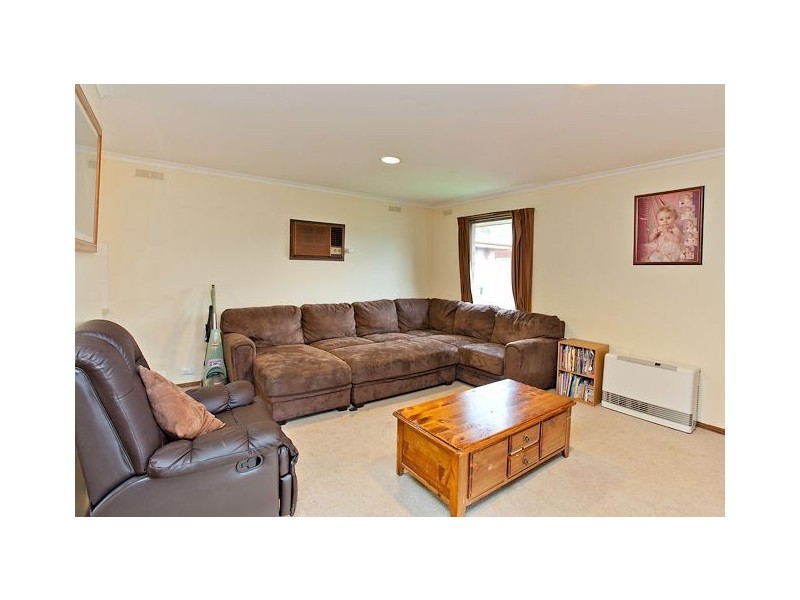 21 Hinkler Avenue, Sebastopol VIC 3356