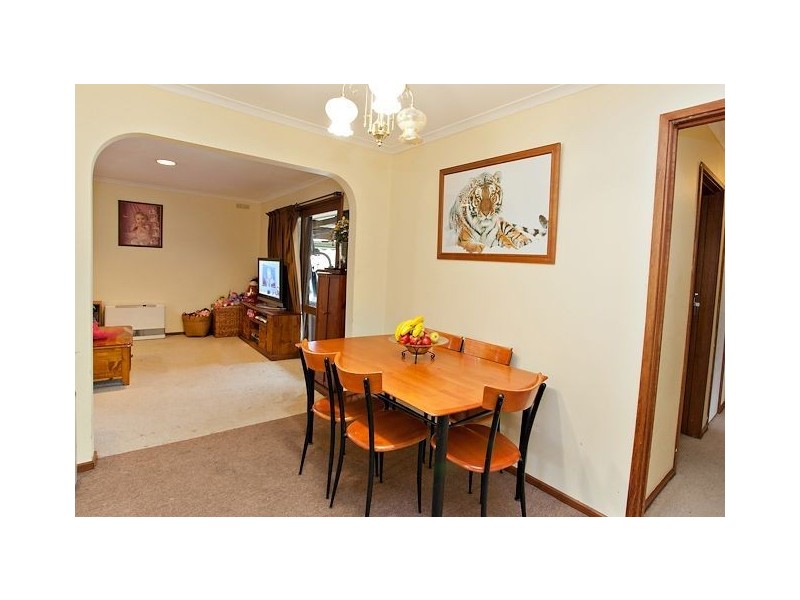 21 Hinkler Avenue, Sebastopol VIC 3356