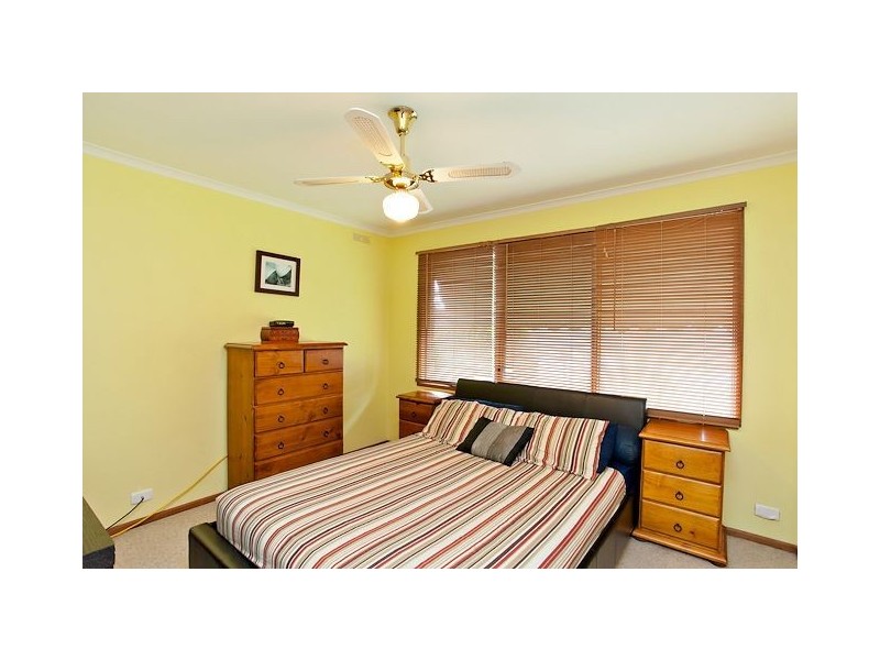 21 Hinkler Avenue, Sebastopol VIC 3356