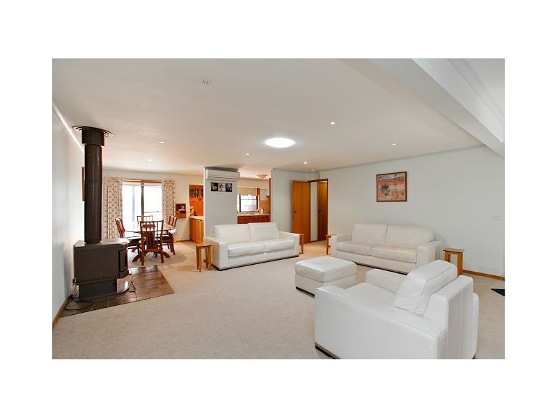 42 Armstrong Street, Creswick VIC 3363