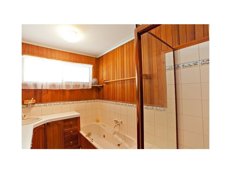 42 Armstrong Street, Creswick VIC 3363