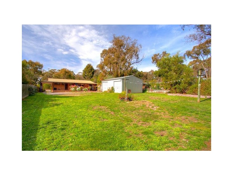 42 Armstrong Street, Creswick VIC 3363