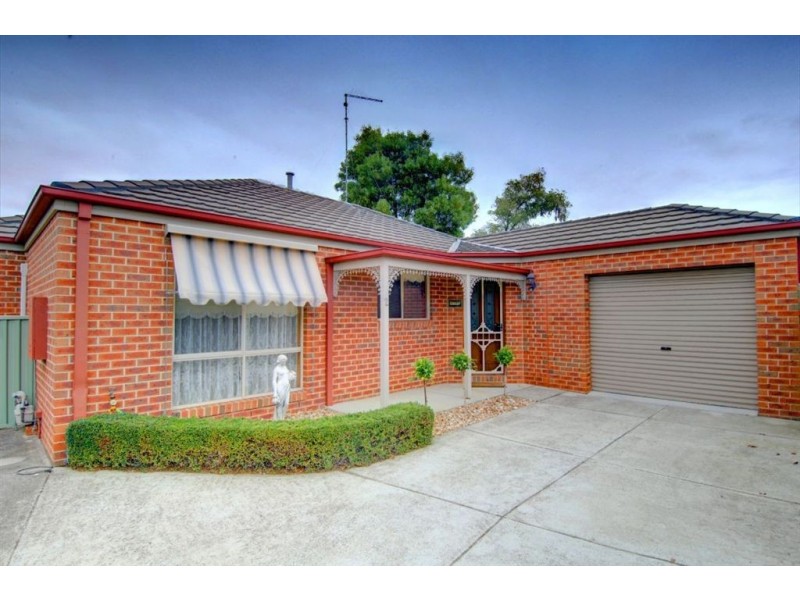 2/3 Pickford Street, Wendouree VIC 3355