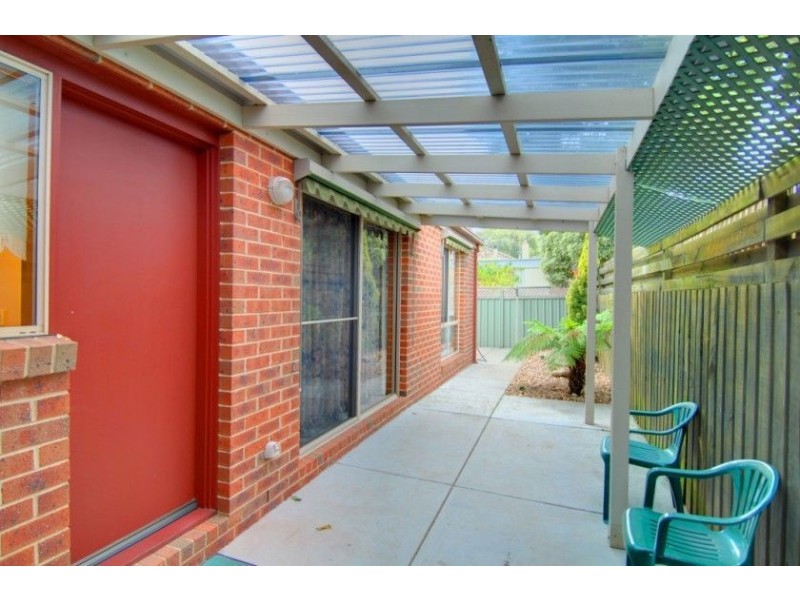 2/3 Pickford Street, Wendouree VIC 3355