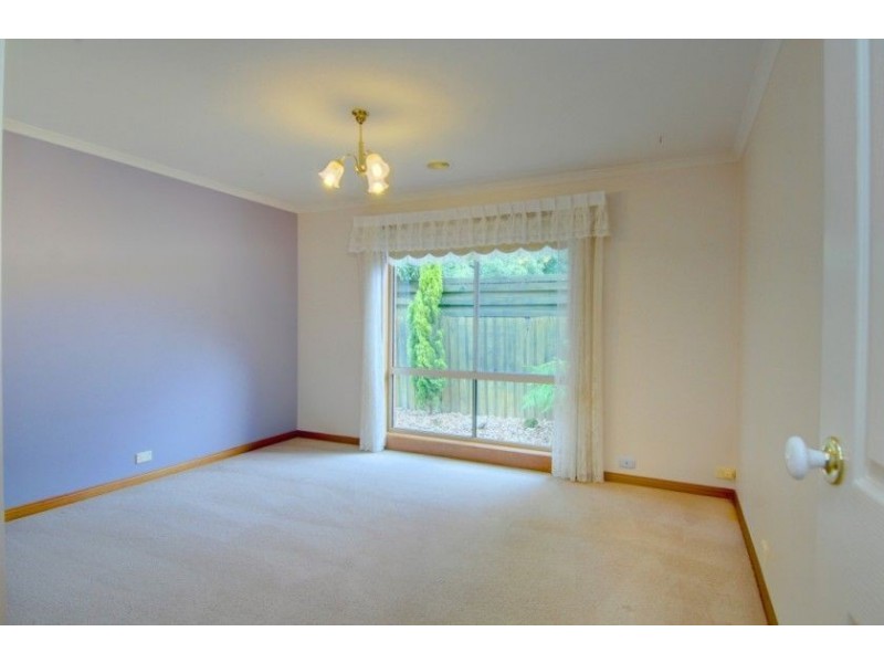 2/3 Pickford Street, Wendouree VIC 3355