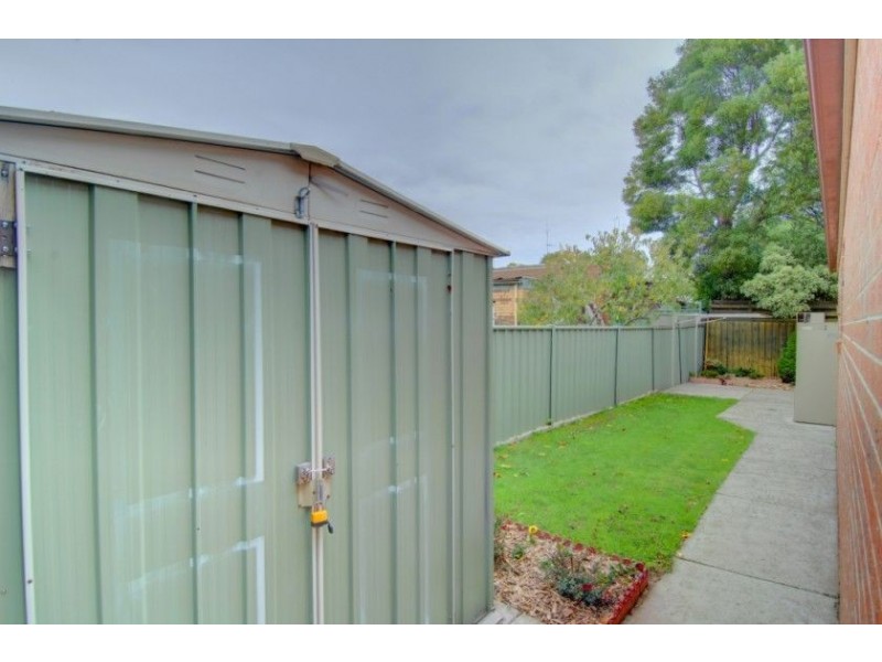 2/3 Pickford Street, Wendouree VIC 3355