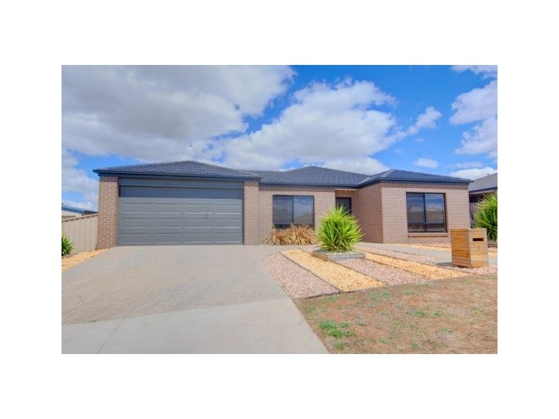 2 Citadel Court, Miners Rest VIC 3352