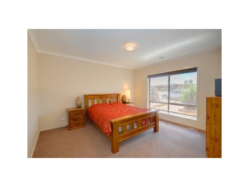 2 Citadel Court, Miners Rest VIC 3352