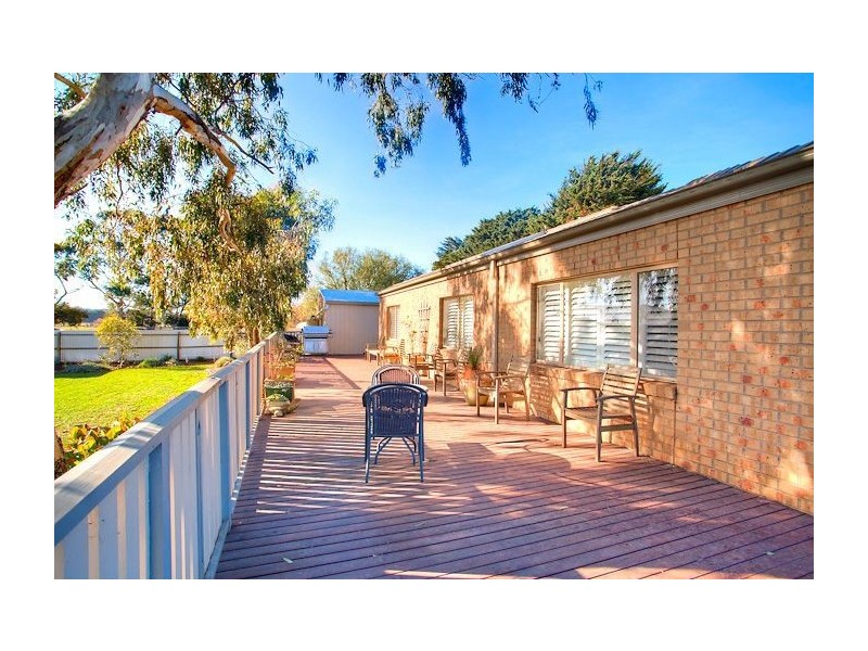 384 Cummins Road, Miners Rest VIC 3352