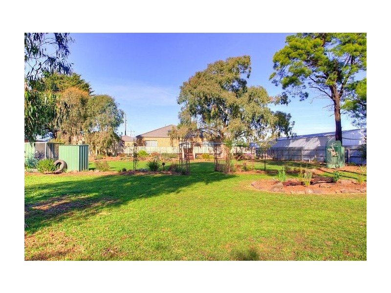 384 Cummins Road, Miners Rest VIC 3352