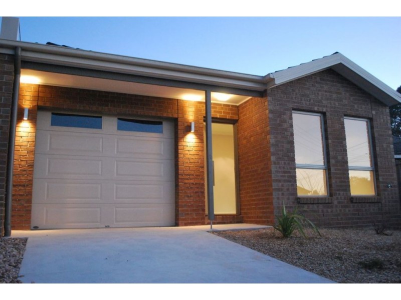 2A Maxlyn Avenue, Ballarat VIC 3350