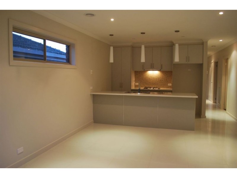 2A Maxlyn Avenue, Ballarat VIC 3350