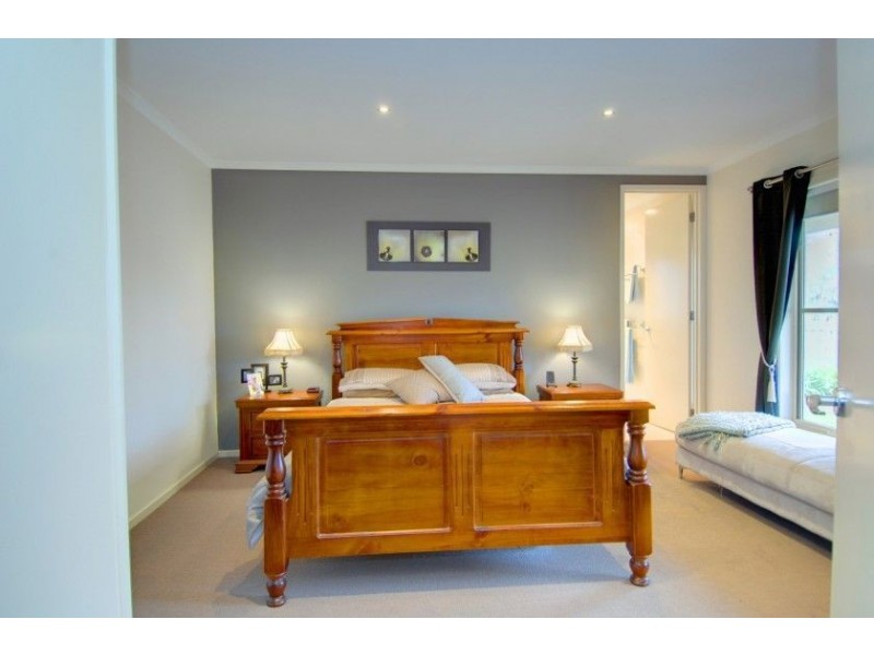 14 Debono Drive, Macarthur Park, Miners Rest VIC 3352