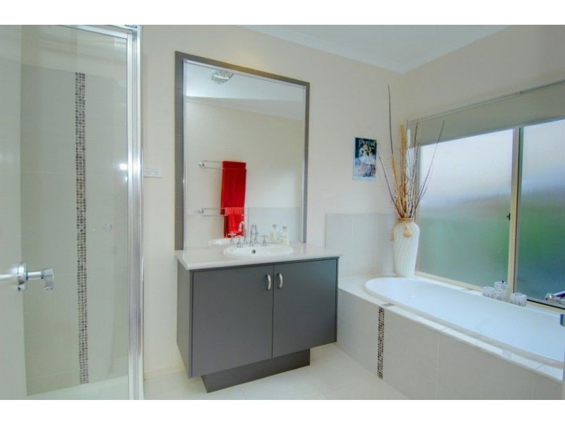 14 Debono Drive, Macarthur Park, Miners Rest VIC 3352