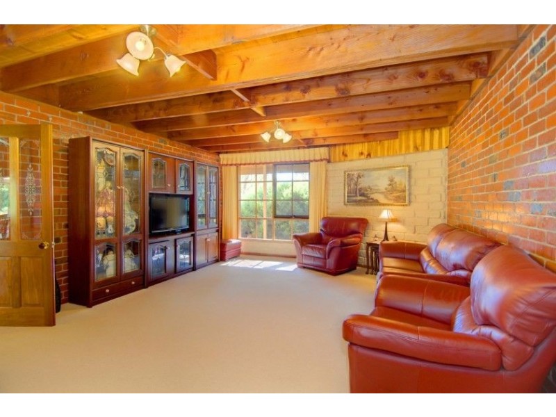 49 Thomas Road, Haddon VIC 3351