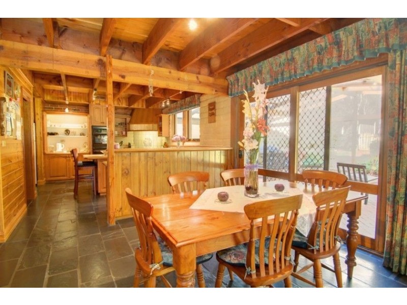 49 Thomas Road, Haddon VIC 3351