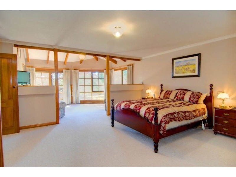 49 Thomas Road, Haddon VIC 3351