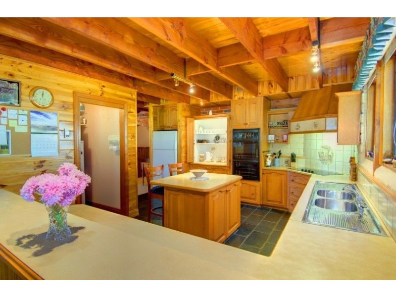 49 Thomas Road, Haddon VIC 3351