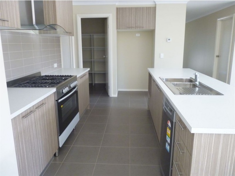 69B Dyson Drive, Alfredton VIC 3350