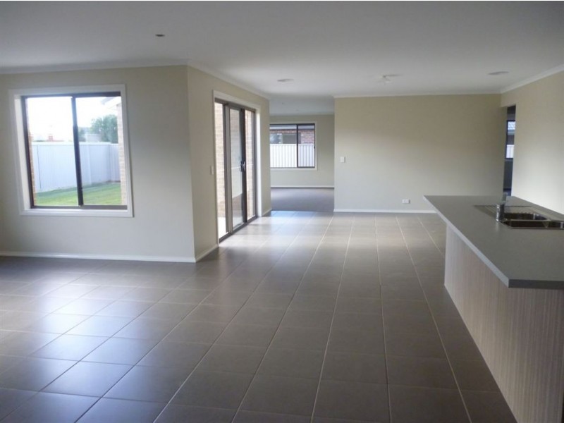 69B Dyson Drive, Alfredton VIC 3350