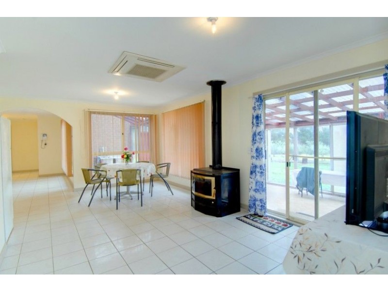 42 Kielys Road, Navigators VIC 3352