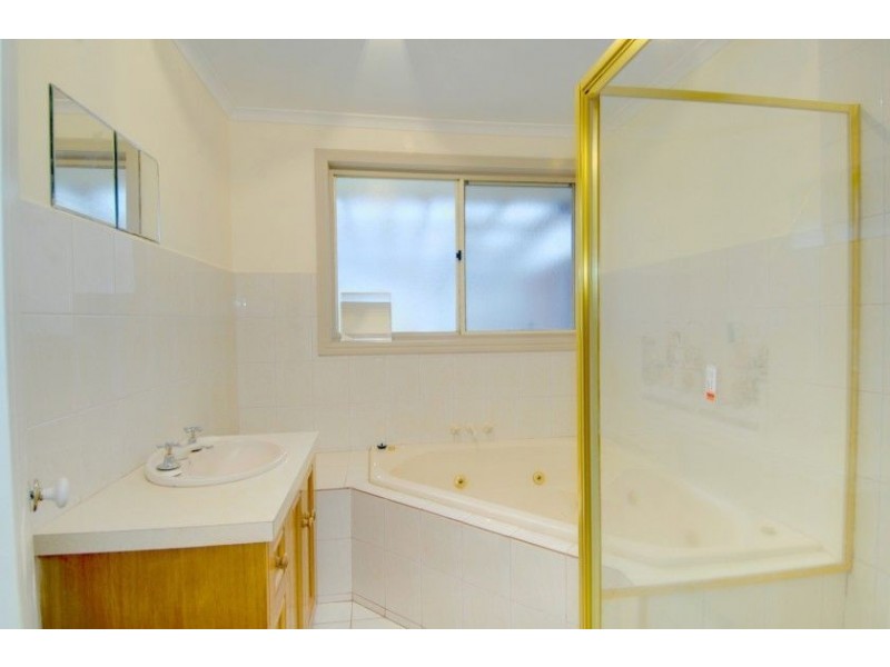 42 Kielys Road, Navigators VIC 3352