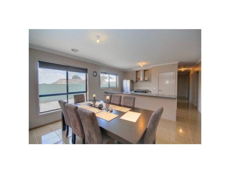 5 Therese Court, Miners Rest VIC 3352