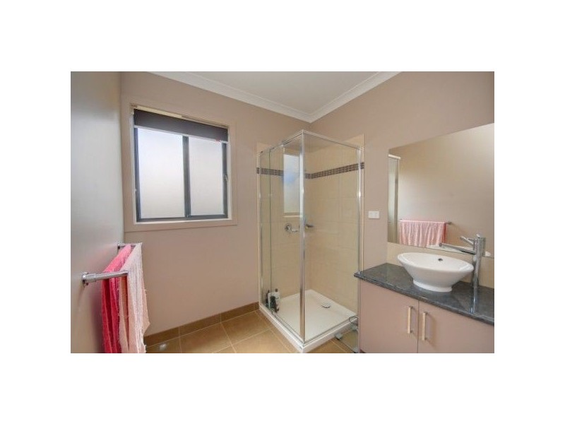 5 Therese Court, Miners Rest VIC 3352