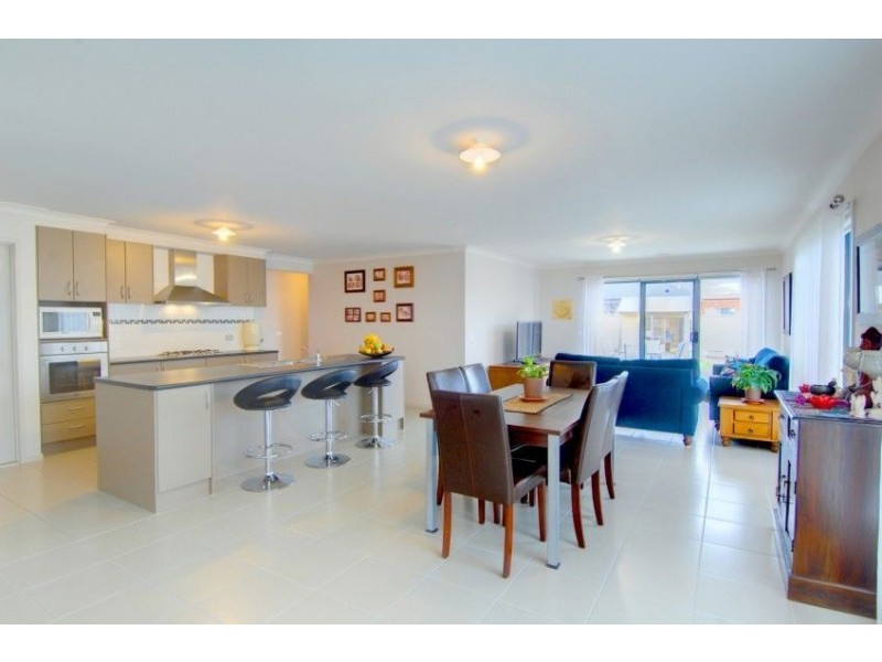 7 Deakin Drive, Delacombe VIC 3356