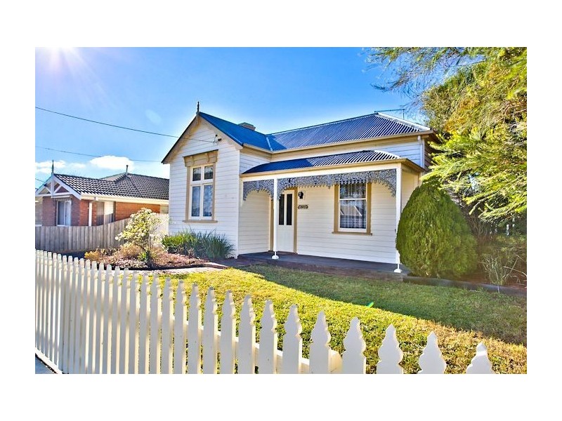 19 Verdon Street, Sebastopol VIC 3356