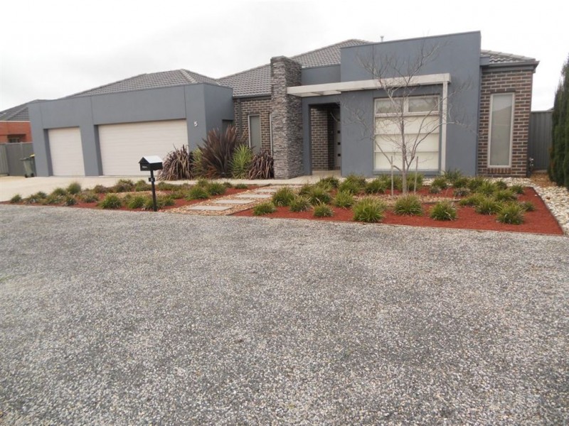 5 Dorset Drive, Alfredton VIC 3350