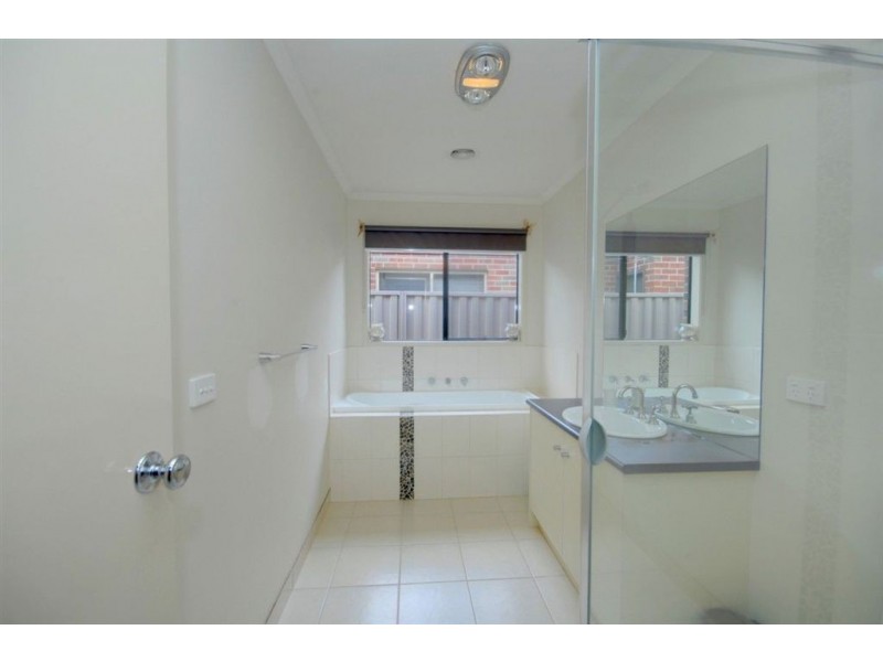 6 Parkgate Lane, Sebastopol VIC 3356