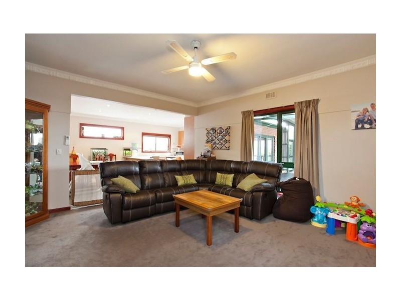 99 Rowlands Street, Sebastopol VIC 3356