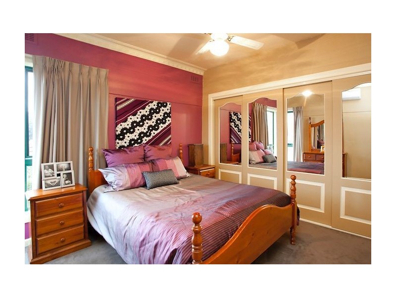 99 Rowlands Street, Sebastopol VIC 3356